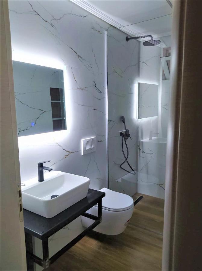 Lighting Jasminum Apartment Sarandë Dış mekan fotoğraf