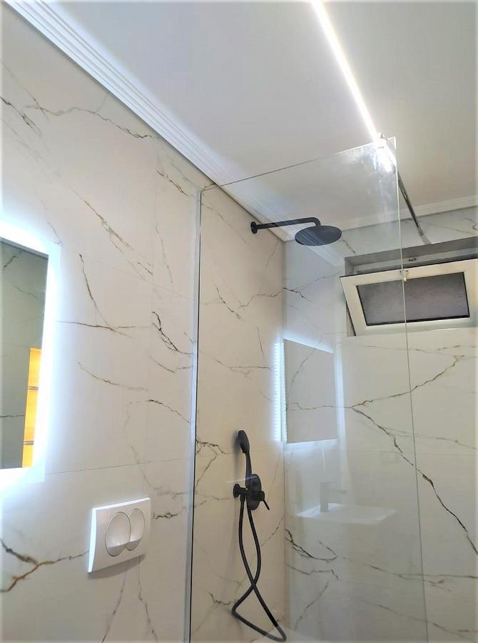 Lighting Jasminum Apartment Sarandë Dış mekan fotoğraf